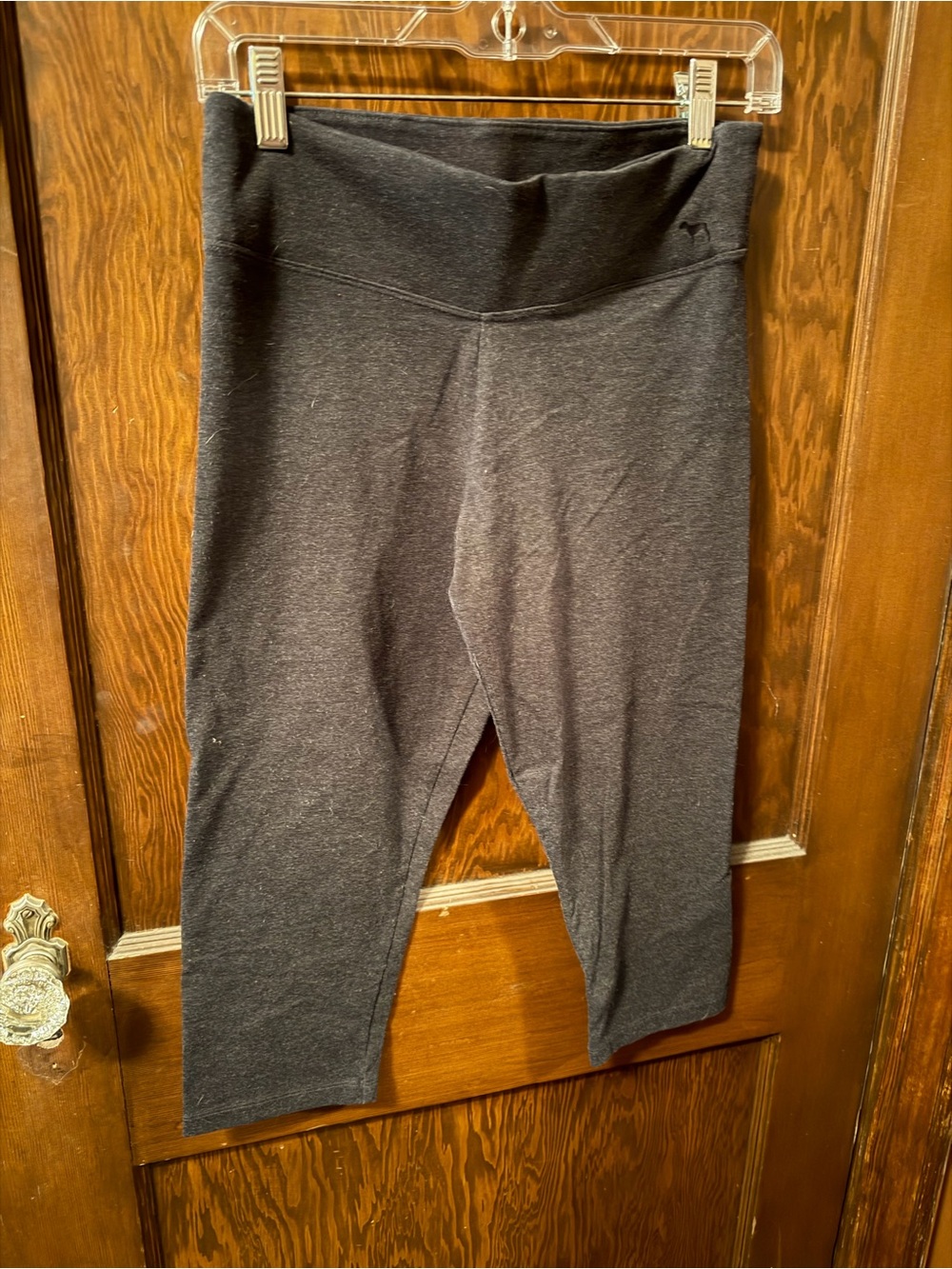 Womans’ Dark Gray High-Waist Capri Leggings